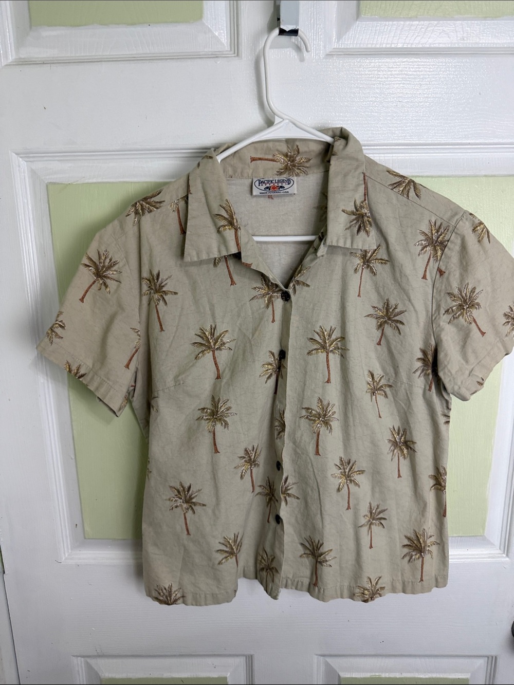 (2335) Pendleton Beige Palm-Print Short Sleeve Camp Shirt, Size: Medium